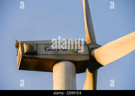 KENYA, Nairobi, Ngong Hills, 25,5 MW Wind Power Station with Gamesa wind turbines, owned and operated by KENGEN Kenya Electricity Generating Company / KENIA, Ngong Hills Windpark, Betreiber KenGen Kenya Electricity Generating Company mit Gamesa Windkraftanlagen Stock Photo