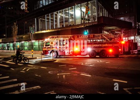 Abenddämmerung in den Strassen von New York Stock Photo