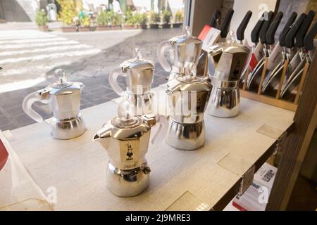 Bialetti moka express coffee pots hi-res stock photography and images -  Alamy