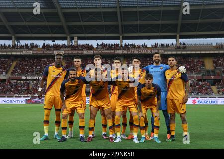 Turin, Italy, 20th May 2022. The AS Roma starting eleven line up for a team photo prior to kick off  back row ( L to R ); Tammy Abraham, Gianluca Mancini, Marash Kumbulla, Eldor Shomurodov, Roger Ibanez, Rui Patricio and Lorenzo Pellegrini, front row ( L to R ); Sergio Oliveira, Leonardo Spinazzola, Jordan Vertout and Nicola Zalewski during the Serie A match at Stadio Olimpico Grande Torino, Turin. Picture credit should read: Jonathan Moscrop / Sportimage Stock Photo