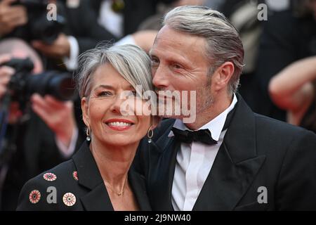 Hanne Jacobsen, Mads Mikkelsen attending the premiere of the movie The Innoncent during the 75th Cannes Film Festival in Cannes, France on May 24, 2022. Photo by Julien Reynaud/APS-Medias/ABACAPRESSS.COM Stock Photo