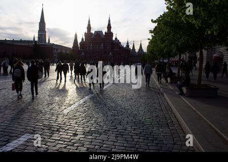 Moscow, Russia. 20th May, 2022. People walk in the Red Square in Moscow. (Credit Image: © Vlad Karkov/SOPA Images via ZUMA Press Wire) Stock Photo