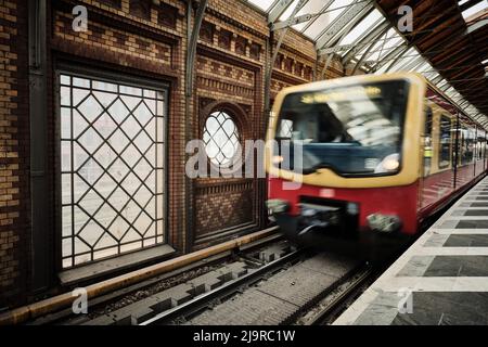 Berlin, Germany. 15th Apr, 2022. An S-Bahn train arrives at the station 'Hackescher Markt' in Mitte. Credit: Stefan Jaitner/dpa/Alamy Live News Stock Photo