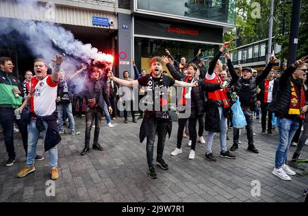 2022-05-25 16:08:09 ROTTERDAM - Supporters of Feyenoord in the center prior to the Conference League final between Feyenoord and AS Roma. ANP JEROEN JUMELET netherlands out - belgium out Credit: ANP/Alamy Live News Credit: ANP/Alamy Live News Stock Photo