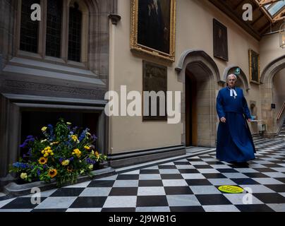 Edinburgh, UK. 25th May, 2022. Edinburgh, Scotland Wednesday May 25th 2022: General Assembly of the Church of Scotland 2022: Moderator Rev Iain Greenshields is photographed in the Black and White Corridor at New College Credit: Andrew O'Brien/Alamy Live News Stock Photo