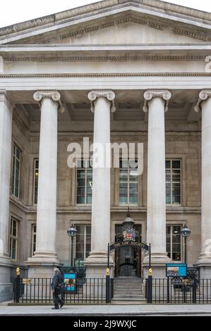 Exterior of the main entrance of The Law Society Hall, headquarters of The Law Society. Chancery Lane, London, England, UK Stock Photo