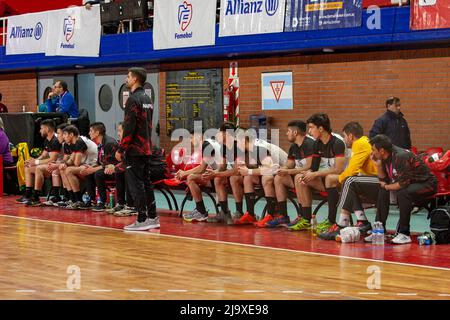 Villa Ballester, Argentina. May 25, 2022. Municipal de Maipu (ARG) bench at Estadio SAG Villa Ballester in Villa Ballester, Buenos Aires, Argentina. Credit: Fabian Lujan/ASN Media/Alamy Live News Stock Photo