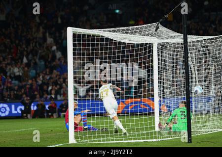 Sydney, Australia. 25th May 2022; Accor Stadium, Sydney Olympic Park, Sydney, Australia; Post season friendly football, A-League All Stars versus FC Barcelona: Reno Piscopo of the A-League All Stars turns to celebrate as his shot beats goalkeeper Arnau Tenas of FC Barcelona to make it 1-1 in the 47th minute Credit: Action Plus Sports Images/Alamy Live News Credit: Action Plus Sports Images/Alamy Live News Stock Photo