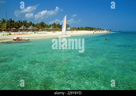 Strandleben iin Santa Lucia, Provinz Camaguey, Kuba, Karibik | Beachlife at St. Lucia, Camaguey province, Cuba, Caribbean Stock Photo