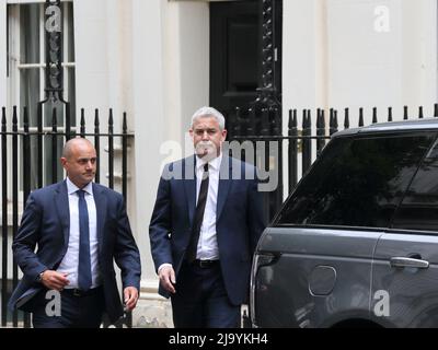 London, UK. 25th May, 2022. A stern looking Minister for the Cabinet Office Steve Barclay leaves No 11 Downing Street for the PMQ the day the Sue Gray Report is published. Stock Photo