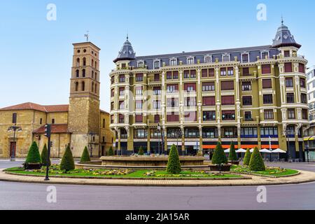 Buildings of the Plaza de Santo Domingo with Romanesque church in Leon, Spain. Stock Photo