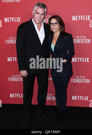 Beverly Hills, United States. 26th May, 2022. (FILE) Ray Liotta Dead at 67. BEVERLY HILLS, LOS ANGELES, CALIFORNIA, USA - NOVEMBER 09: American actor Ray Liotta and Ex-Wife/American actress Michelle Grace arrives at the 2017 SAG-AFTRA Foundation's Patron of Artists Awards held at the Wallis Annenberg Center for Performing Arts on November 9, 2017 in Beverly Hills, Los Angeles, California, United States. (Photo by Xavier Collin/Image Press Agency) Credit: Image Press Agency/Alamy Live News Stock Photo