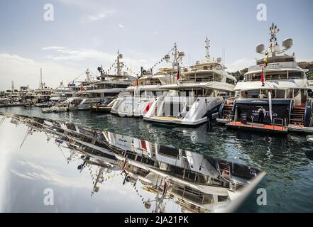 MONTE-CARLO - Luxurious yachts in port in the run-up to the Formula 1 Grand Prix. The seventh racing weekend of this season in Formula 1 starts in the narrow streets of Monaco ANP REMKO DE WAAL Stock Photo