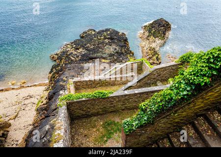 Ozanne Steps leading to a bathing platform in Fermain Bay near St Peter Port on the east coast of the Bailiwick of Guernsey, Channel Islands, UK Stock Photo