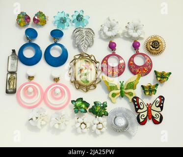 Earrings - Costume jewelry — Fashion