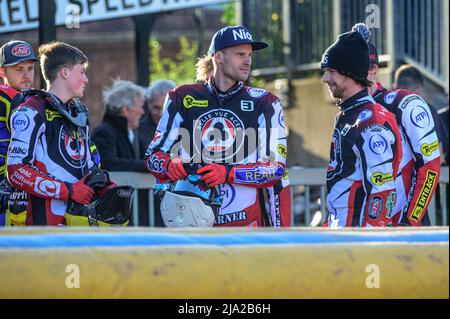 SHEFFIELD, UK. MAY 26TH (l - r) Norick Blödorn, Matej Žagar and Charles Wright during the SGB Premiership match between Sheffield Tigers and Belle Vue Aces at Owlerton Stadium, Sheffield on Thursday 26th May 2022. (Credit: Ian Charles | MI News) Credit: MI News & Sport /Alamy Live News Stock Photo