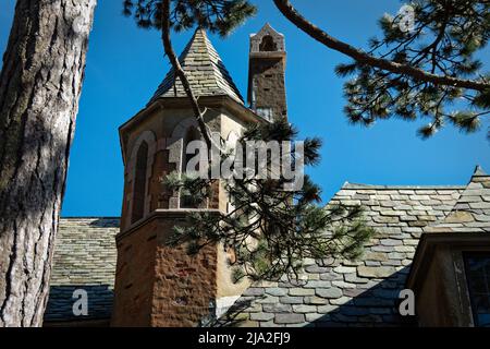 Stone turret on roof of the 1926 Medieval-style Hammond Castle built by John Hays Hammond Jr. Gloucester, Massachusetts. Stock Photo