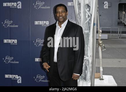 New York, United States. 26th May, 2022. US actor Denzel Washington attends the 2022 Intrepid Sea, Air & Space Museum Salute to Freedom Gala at Intrepid Sea-Air-Space Museum in New York City on Thursday, May 26, 2022. Photo by Peter Foley/UPI Credit: UPI/Alamy Live News Stock Photo