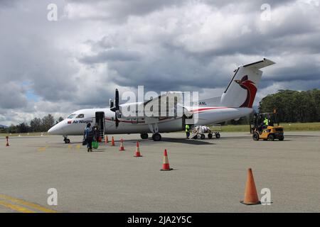 A Bombardier Dash 8 (DHC-8) Q402 (Reg: P2-ANL) belonging to AirLink PNG; an domestic operator in Papua New Guinea, at Kagamuga Airport in Mt Hagen Stock Photo