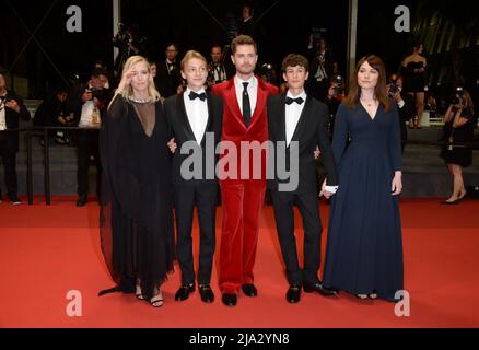 May 26, 2022, CANNES, France: CANNES, FRANCE - MAY 26: (L-R) Ã‰milie Dequenne, Gustav De Waele, Director Lukas Dhont, Eden Dambrine and LÃ©a Drucker attend the screening of ''Close'' during the 75th annual Cannes film festival at Palais des Festivals on May 26, 2022 in Cannes, France. (Credit Image: © Frederick Injimbert/ZUMA Press Wire) Stock Photo