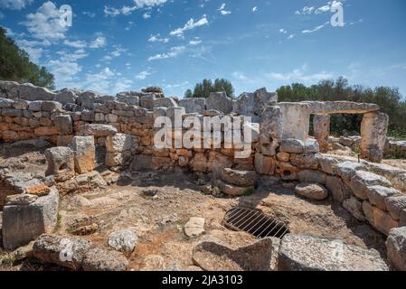 Torre en Galmes Talayotic settlement. This town developed from the start of the Talayotic era, 1400 BC, and expanded until the end of the Roma Occupat Stock Photo