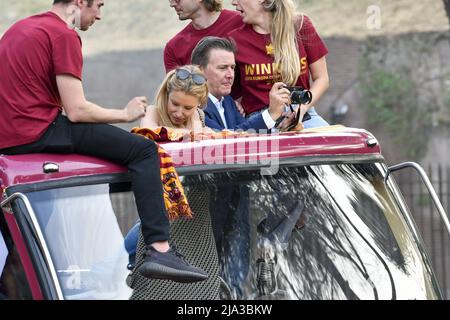 Rome, Italy. 26 May, The President of A.S. Roma, Dan Friedkin and his wife, celebrating with their fans the victory of the Conference League, 26 May, Rome, Italy. Stock Photo