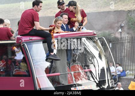 Rome, Italy. 26 May, The President of A.S. Roma, Dan Friedkin and his wife, celebrating with their fans the victory of the Conference League, 26 May, Rome, Italy. Stock Photo