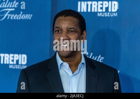 New York, NY - May 26, 2022: Denzel Washington attends Salute to Freedom Gala during Fleet Week on Memorial Day celebration on Intrepid Stock Photo