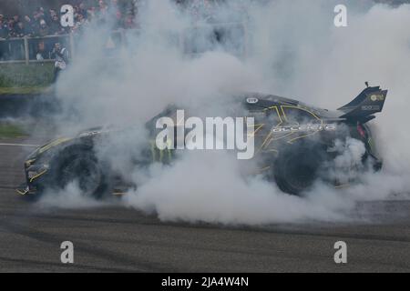 How to drift the Goodwood Motor Circuit