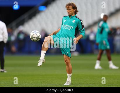 Paris, France, 27th May 2022. Luka Modric of Real Madrid training at the Stade de France, Paris. Picture credit should read: David Klein/Sportimage Credit: Sportimage/Alamy Live News Stock Photo