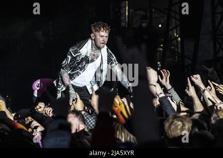 Frank Carter & The Rattlesnakes headlining the main stage at the Download Festival Pilot on 19 June 2021. As part of a Government trial, fans were permitted to not wear masks or socially distance. Featuring: Frank Carter Where: Castle Donington, United Kingdom When: 18 Jun 2021 Credit: Graham Finney/WENN Stock Photo