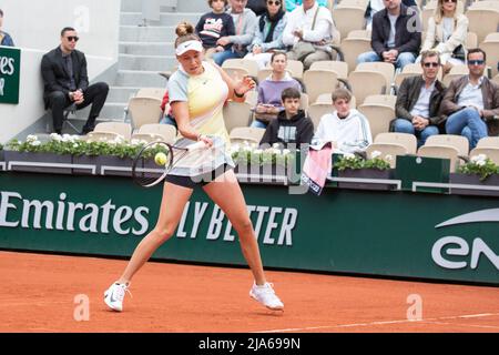 Amanda Anisimova playing during French Open Tennis at Roland Garros