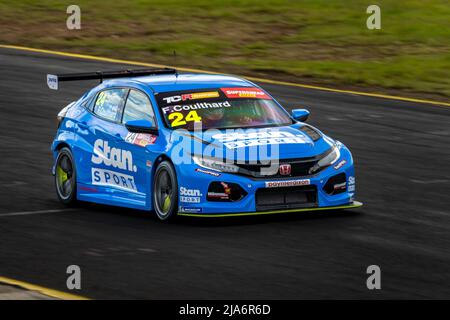 Sydney, Australia. 27 May, 2022. Fabian Coulthard (#24) piloting his Honda TCR Australia car down towards turn 2 at Sydney Motorsport Park during qualifying for race 1 of the TCR Australia series. Credit: James Forrester / Alamy Live News. Stock Photo