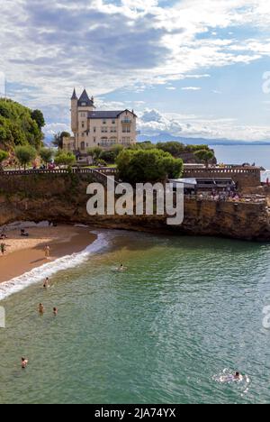 Port-Vieux district. Ours Blancs Beach. The Villa Belza, emblematic residence of Biarritz. Biarritz, Pyrenees-Atlantiques, France Stock Photo