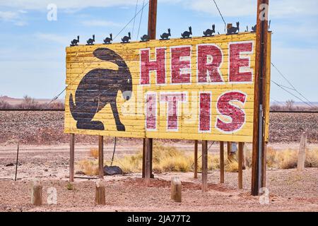 Jack Rabbit here it is billboard on Route 66 for Jack Rabbit Trading Post Stock Photo