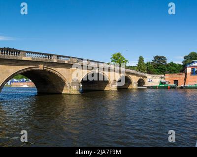 View along River Thames towards Town Bridge Henley-on-Thames Oxfordshire England UK Stock Photo