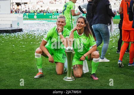 Cologne, Germany. 28th May, 2022. during the DFB-Pokalfinale der Frauen 2021/2022 between VfL Wolfsburg and Turbine Potsdam at the RheinEnergieSTADIUM in Cologne, Germany. Norina Toenges/Sports Press Photo Credit: SPP Sport Press Photo. /Alamy Live News Stock Photo