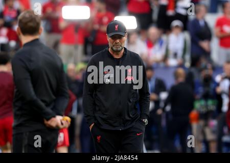 Paris, France. 28th May 2022; Stade de France stadium, Saint-Denis, Paris, France. Champions League football final between Liverpool FC and Real Madrid; Liverpool Manager Jurgen Klopp looks concerned after Thiago Alcantara left the warm up early Credit: Action Plus Sports Images/Alamy Live News Stock Photo