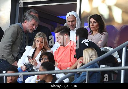Paris, France, 28th May 2022. Zinedine Zidane is seen in the stands during the UEFA Champions League match at Stade de France, Paris. Picture credit should read: David Klein / Sportimage Credit: Sportimage/Alamy Live News Stock Photo