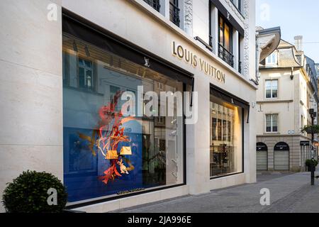 Louis Vuitton Brand Shop in Luxembourg Editorial Photo - Image of mall,  design: 248312321