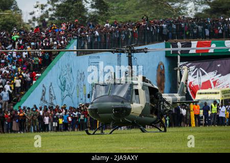 Nairobi, Kenya. 28th May, 2022. Kenyans turn up in large numbers at the Kenya Defence Forces Air Show at the Uhuru Gardens National Monument and Museum. The free Air Show was a forerunner of commissioning the Uhuru Gardens National Monument and Museum. It was led by Kenya Air Force and included the Kenya wildlife services and civilian aerobatic and sky diving teams. The aim was to entertain and educate the public. Credit: SOPA Images Limited/Alamy Live News Stock Photo