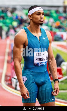 May 28, 2022 Eugene OR USA: Michael Norman waiting at the starting blocks for the 400 meter race during the Nike Prefontaine Classic at Hayward Field Eugene, OR Thurman James/CSM Stock Photo