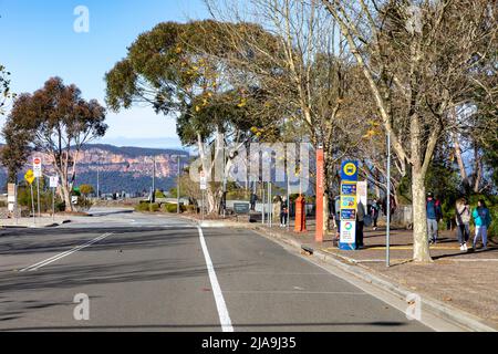 Echo Point Katoomba in the Australian Blue Mountains of New South Wales, with views over Jamison valley and Mount Solitary,NSW,Australia Stock Photo