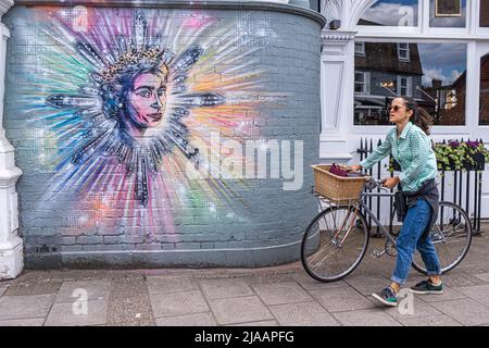 London UK, 29 May 2022. A  mural in Wimbledon by artist Paul Don Smith dedicated to Queen Elizabeth II platinum jubilee . Credit. amer ghazzal/Alamy Live News Stock Photo