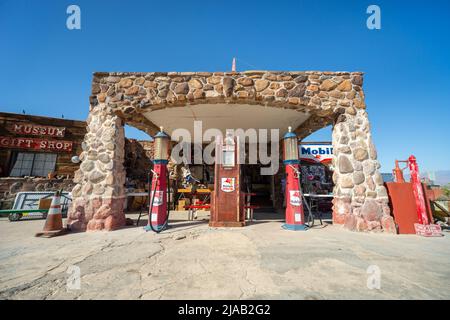 Cool Springs Station, a rest stop on the Oatman Highway, Route 66, prior to the Arizona Sidewinder road to Oatman, Arizona AZ, USA Stock Photo