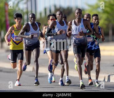 Ottawa, Canada. 29 May 2022. The elite men's lead pack in the Tamarack Ottawa Race Weekend Tartan Ottawa Marathon. Credit: Sean Burges/Alamy Live News Stock Photo