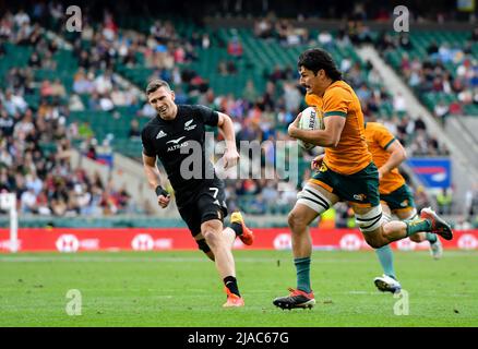 HSBC World Rugby Sevens Series Final, Twickenham Stadium, England, UK. 29th May, 2022. Henry Paterson of Australia scores his sides first try during the HSBC World Rugby Sevens Series Final between Australia 7s and New Zealand 7s: Credit: Ashley Western/Alamy Live News Stock Photo