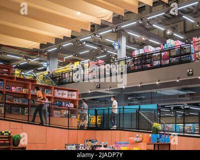 Kuala Lumpur - May 27,2022 : First MR D.I.Y Plus Is Open In Mid Valley ...