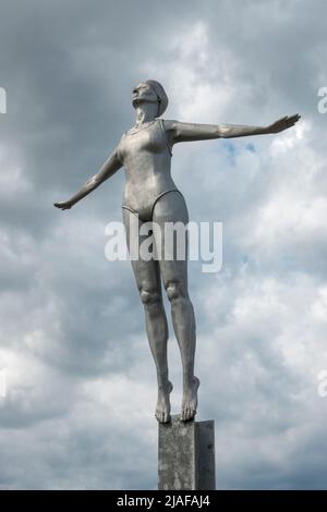 The Diving Belle Statue by Craig Knowles, Lighthouse Pier, Scarborough, North Yorkshire, UK. Stock Photo