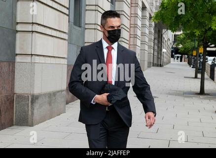 Washington, Vereinigte Staaten. 24th May, 2022. FBI agent Curtis Heide departs after giving testimony in the USA v. Sussman trial at the United States District Court for the District of Columbia on Tuesday, May 24, 2022. Credit: Ron Sachs/CNP (RESTRICTION: NO New York or New Jersey Newspapers or newspapers within a 75 mile radius of New York City) Credit: dpa/Alamy Live News Stock Photo